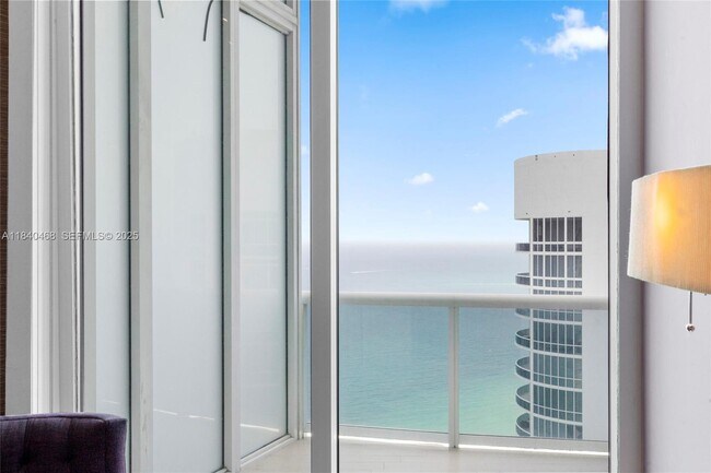 Building Photo - 16001 Collins Ave