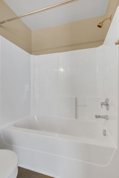 Building Photo - 1382 Rural Hill Rd