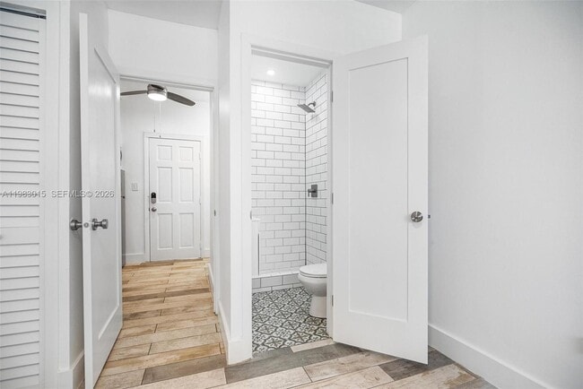 Building Photo - 180 SW 63rd Ave