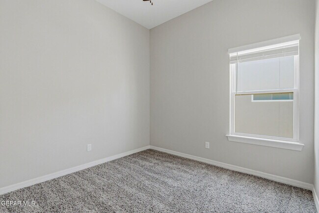 Building Photo - 908 Ada Ln