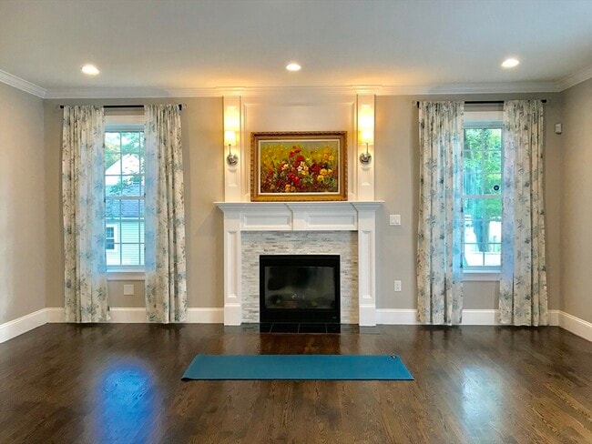 Building Photo - 301 Linden St