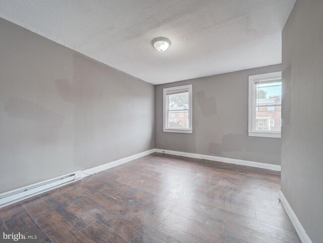 Building Photo - 2047 Griffis Ave