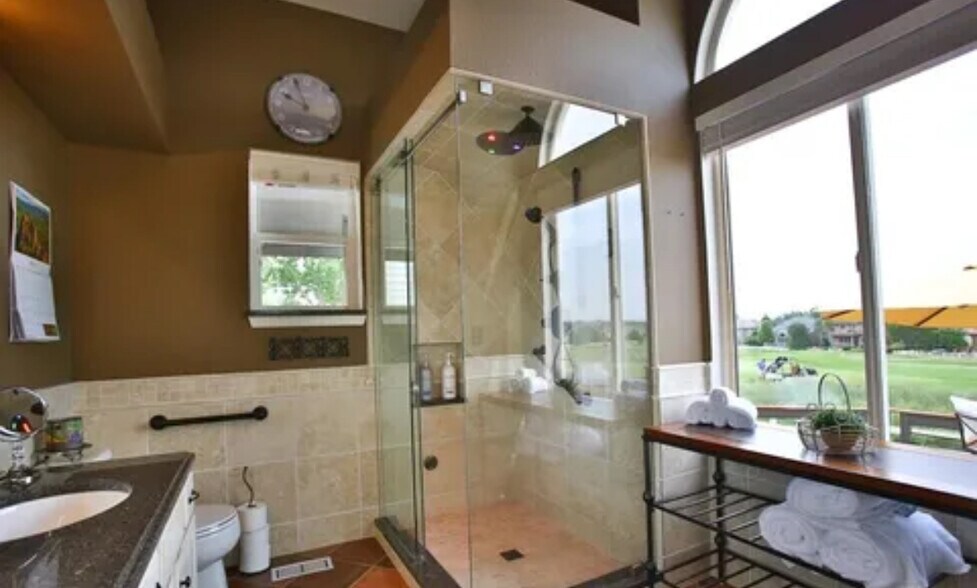 Primary bath STEAM shower! - 4590 Elizabeth Ln