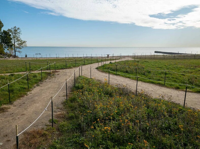 Building Photo - 1360 W Estes Ave