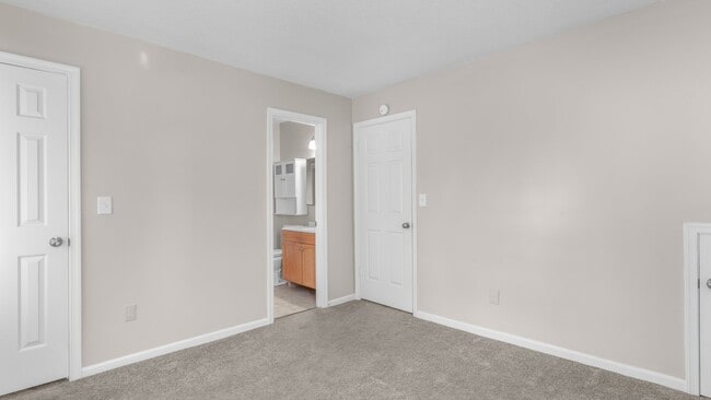 Building Photo - 9506 13th Bay St