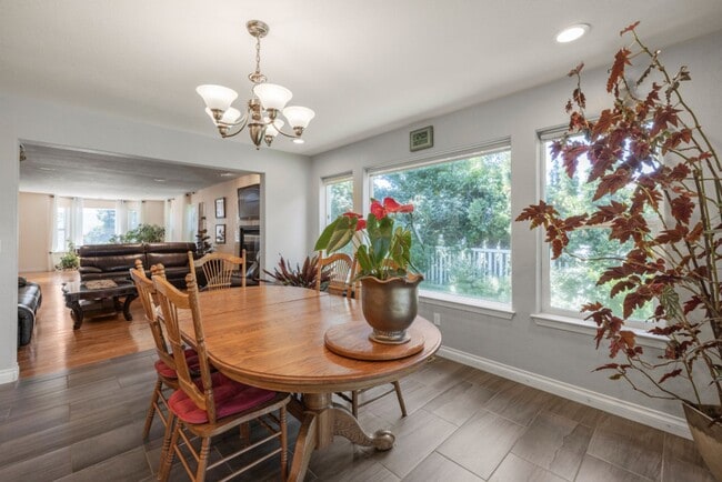 Building Photo - 1781 Quail Ridge Dr
