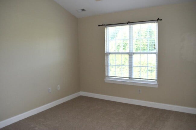 Building Photo - 6321 Park Creek Dr