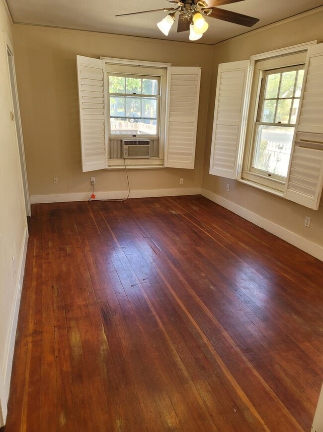 Building Photo - Reduced!!!