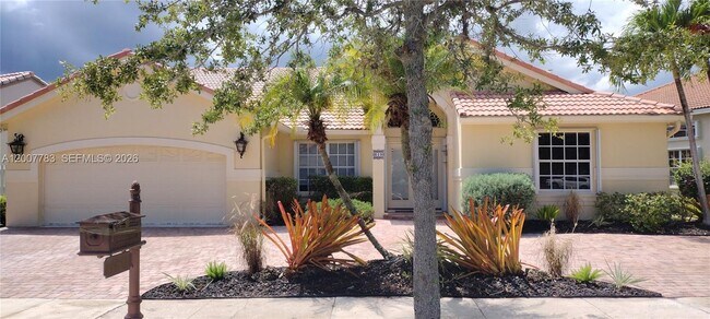 Building Photo - 659 Verona Pl