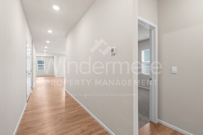 Building Photo - Welcome to this stunning 4-bedroom, 2-bathroom home located in the heart of Spokane, WA.