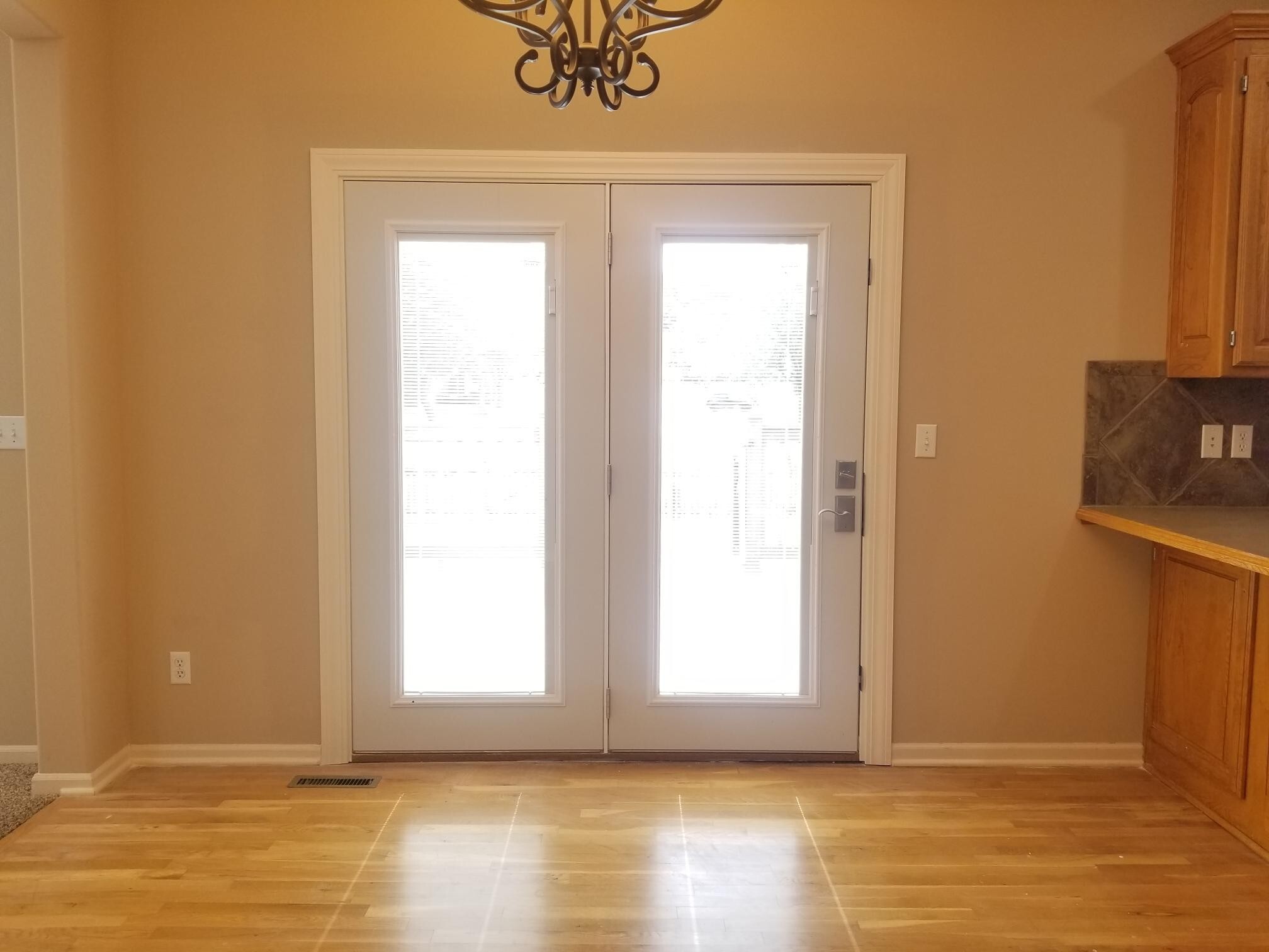 Building Photo - 5701 NE Hidden Meadow Dr