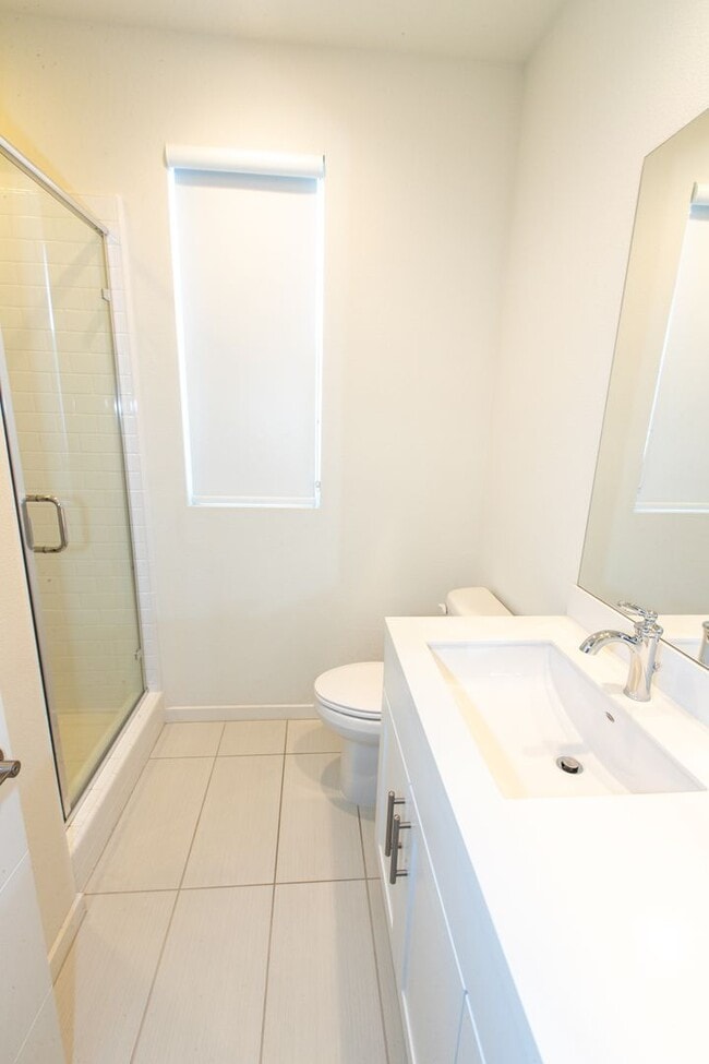 Building Photo - Highly Desired 4 Bedroom Floor Plan in Lig...