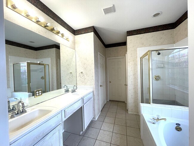 Building Photo - House for Lease in West Plano