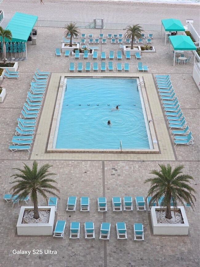 Building Photo - 3725 S Ocean Dr