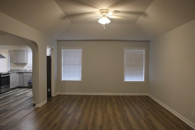 Building Photo - 110 Sandalwood Dr