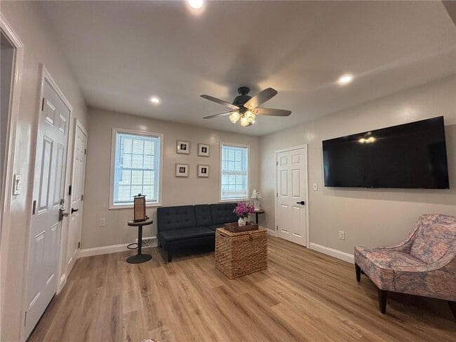 Building Photo - 51 Lee Ave