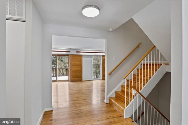 Building Photo - 1644 Wainwright Dr