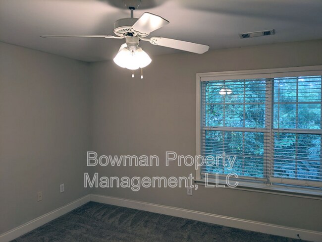 Building Photo - 460 S Barnett Shoals Rd