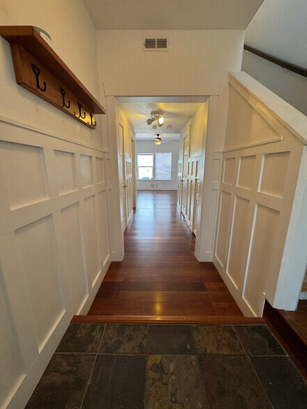 Building Photo - 159 Flowerfield Dr