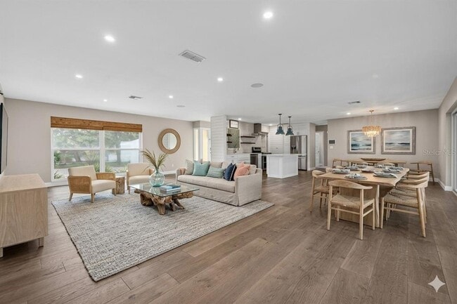 Building Photo - 4200 Beach Dr SE