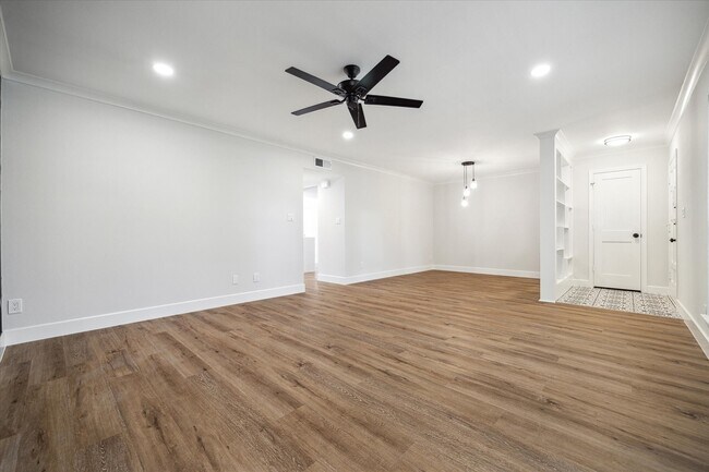 Building Photo - 2315 Triway Ln