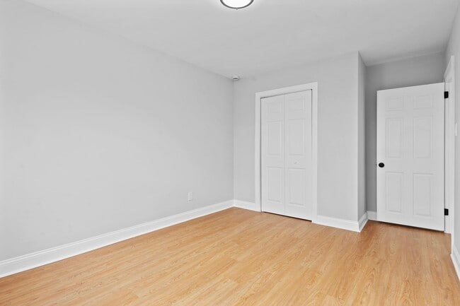 Building Photo - 527 Homestead Rd