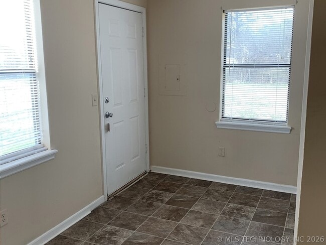 Building Photo - 220 S 70th E Ave