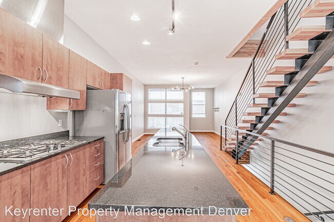 Building Photo - 2 br, 2.5 bath House - 1473 27th Street