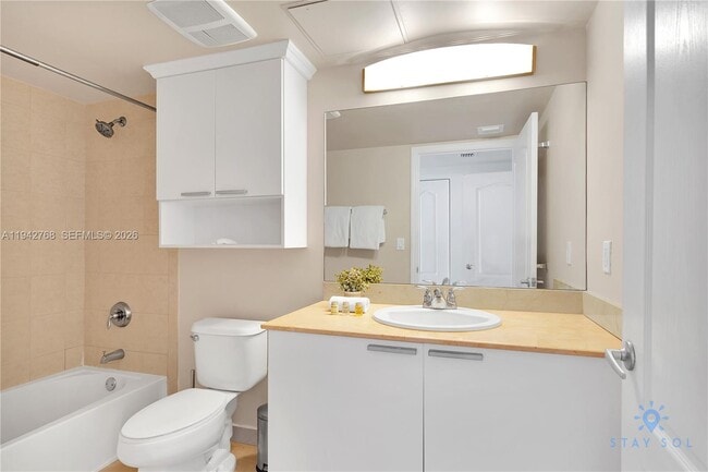 Building Photo - 16699 Collins Ave