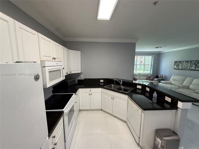 Building Photo - 4704 SW 160th Ave