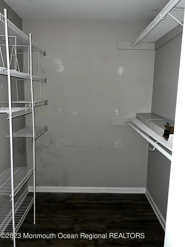 Building Photo - 215 Washington St