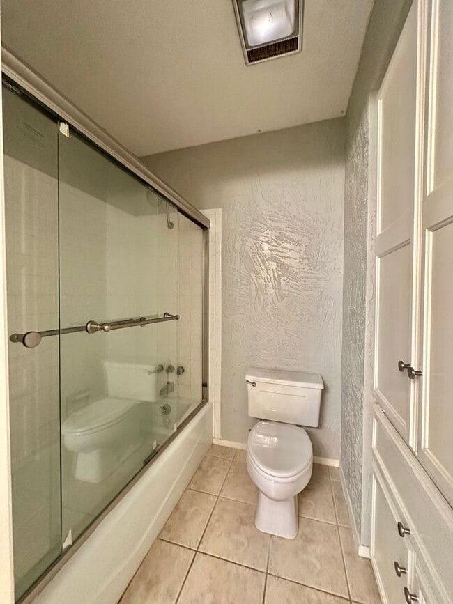 Building Photo - COMING MARCH 2026 - 2-Bedroom 2-Bathroom Condo + Clubhouse/Pool/River Access