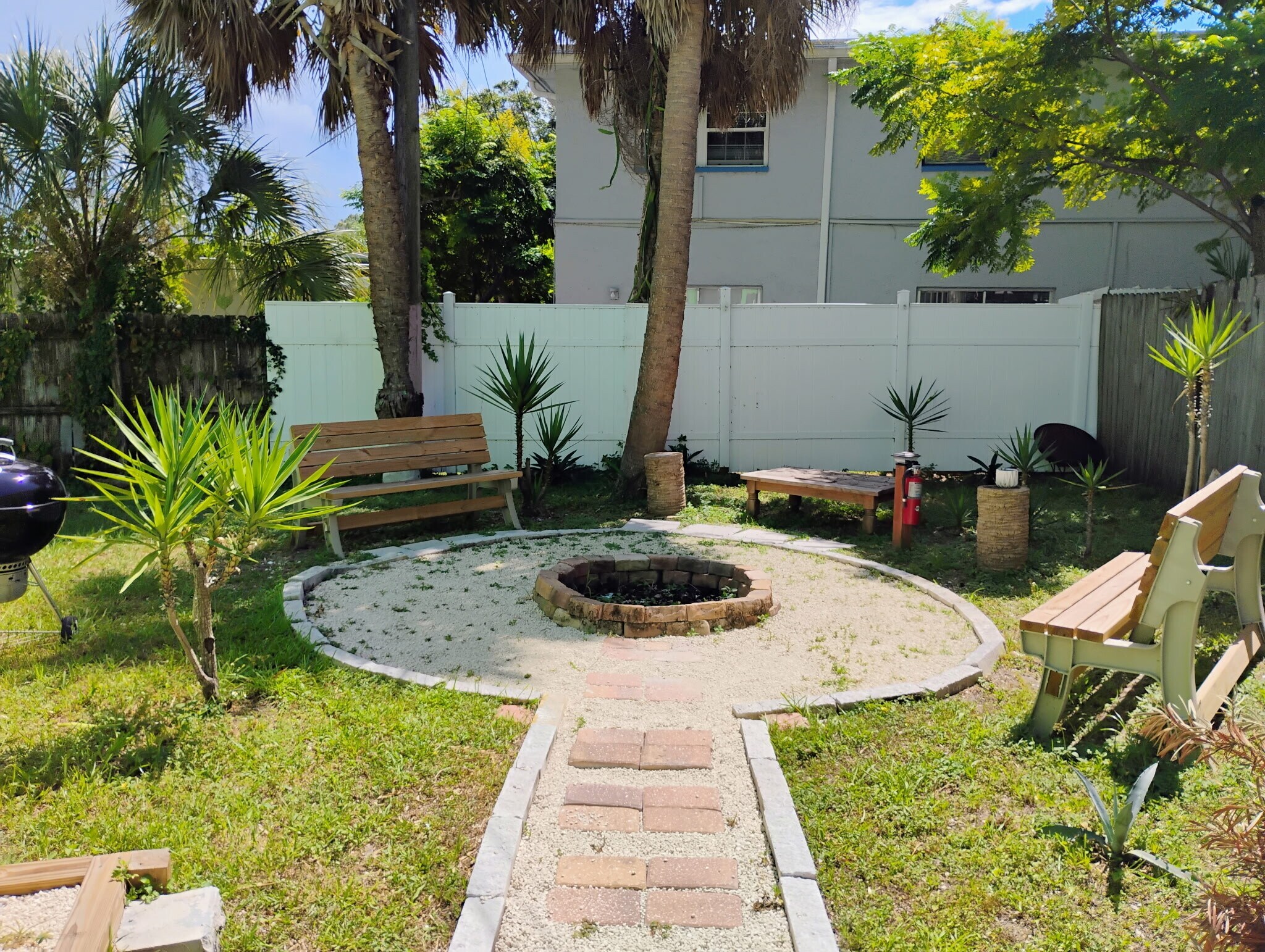 Building Photo - 309 Avanda Ct