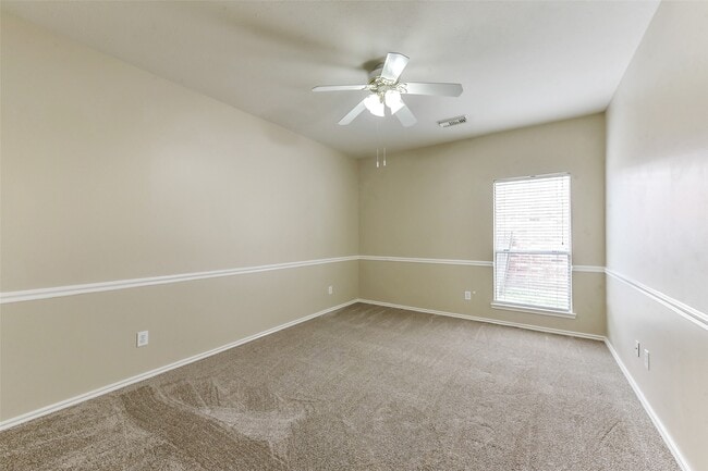 Building Photo - 9127 Willow Crossing Dr