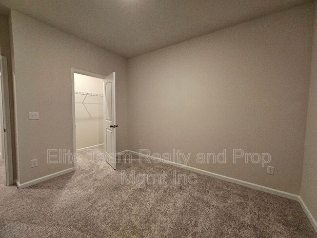 Building Photo - 5416 Kinsbridge Dr