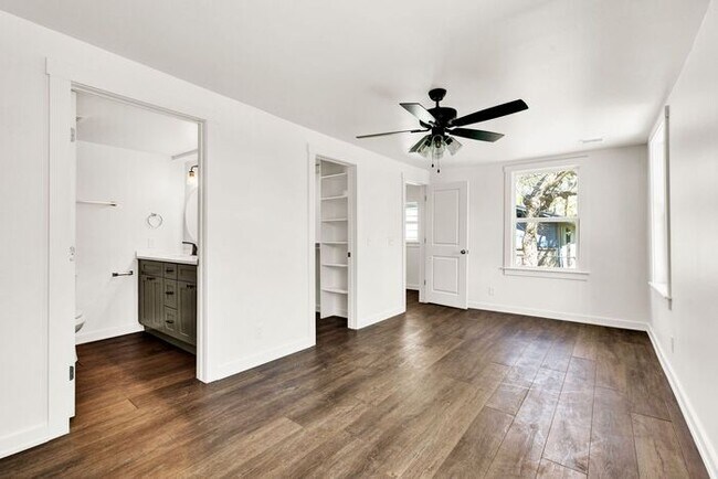 Building Photo - Stunning 3-Bedroom Home with Modern Upgrades in Tulsa