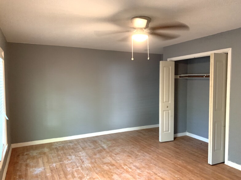 Building Photo - 720 Menchaca St