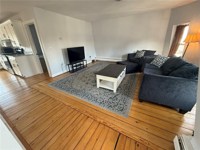 Building Photo - 33 Ann St