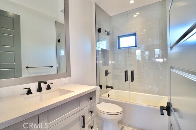 Building Photo - 1348 S Burnside Ave