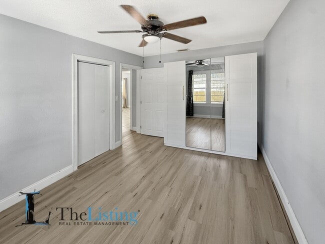 Building Photo - 6920 N Central Ave