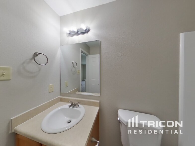 Building Photo - 10740 Wymm Ln