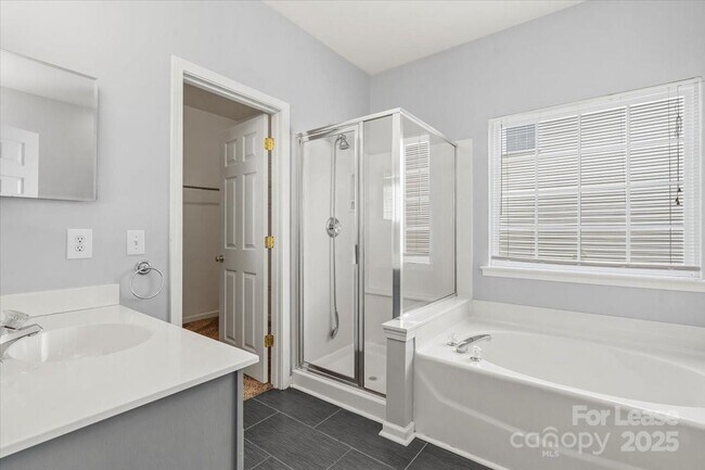 Building Photo - 9920 Eden Hall Ct