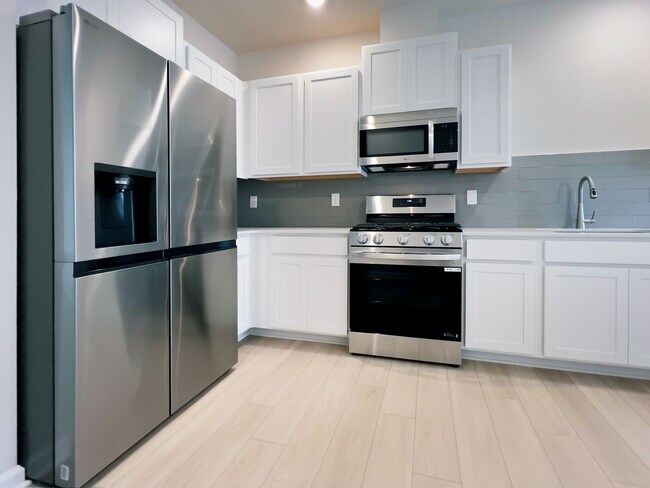 Building Photo - 1836 Autumn Mist