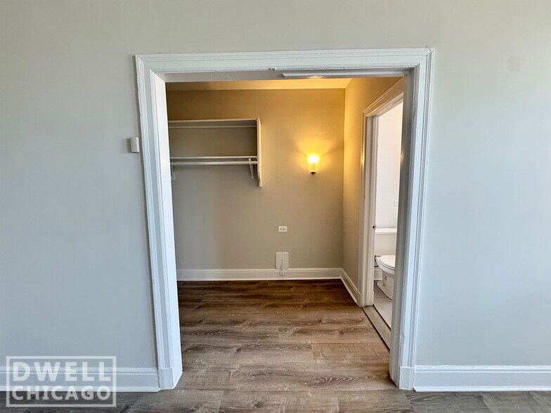 Building Photo - 2770 N Milwaukee Ave