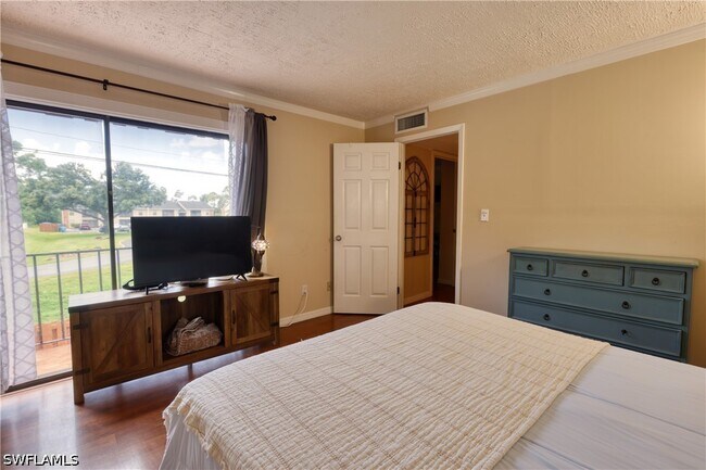 Building Photo - 1724 Park Meadows Dr