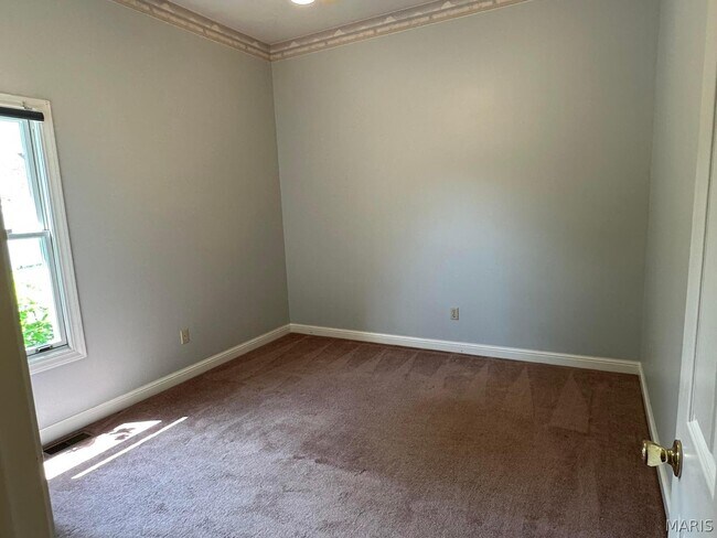 Building Photo - 4 Grayson Ridge Dr