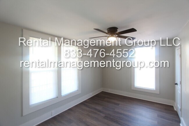 Building Photo - 3 Bedroom, 2 Bath! New on the Market and N...