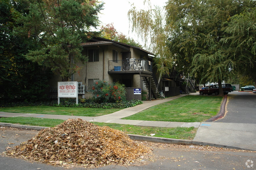 Primary Photo - La Vista Apartments