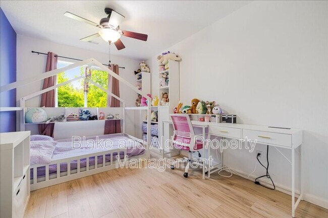 Building Photo - 445 SW 149th Terrace