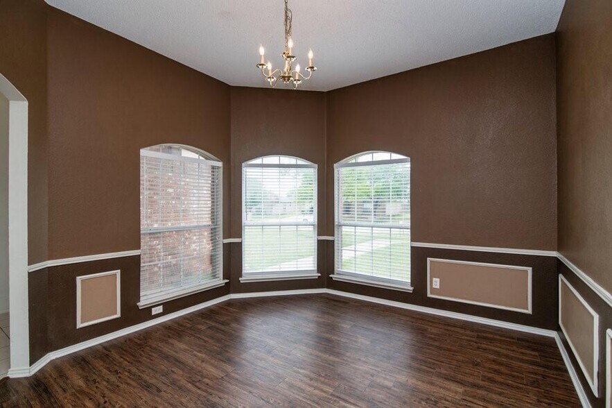 Building Photo - 512 Asbury Dr